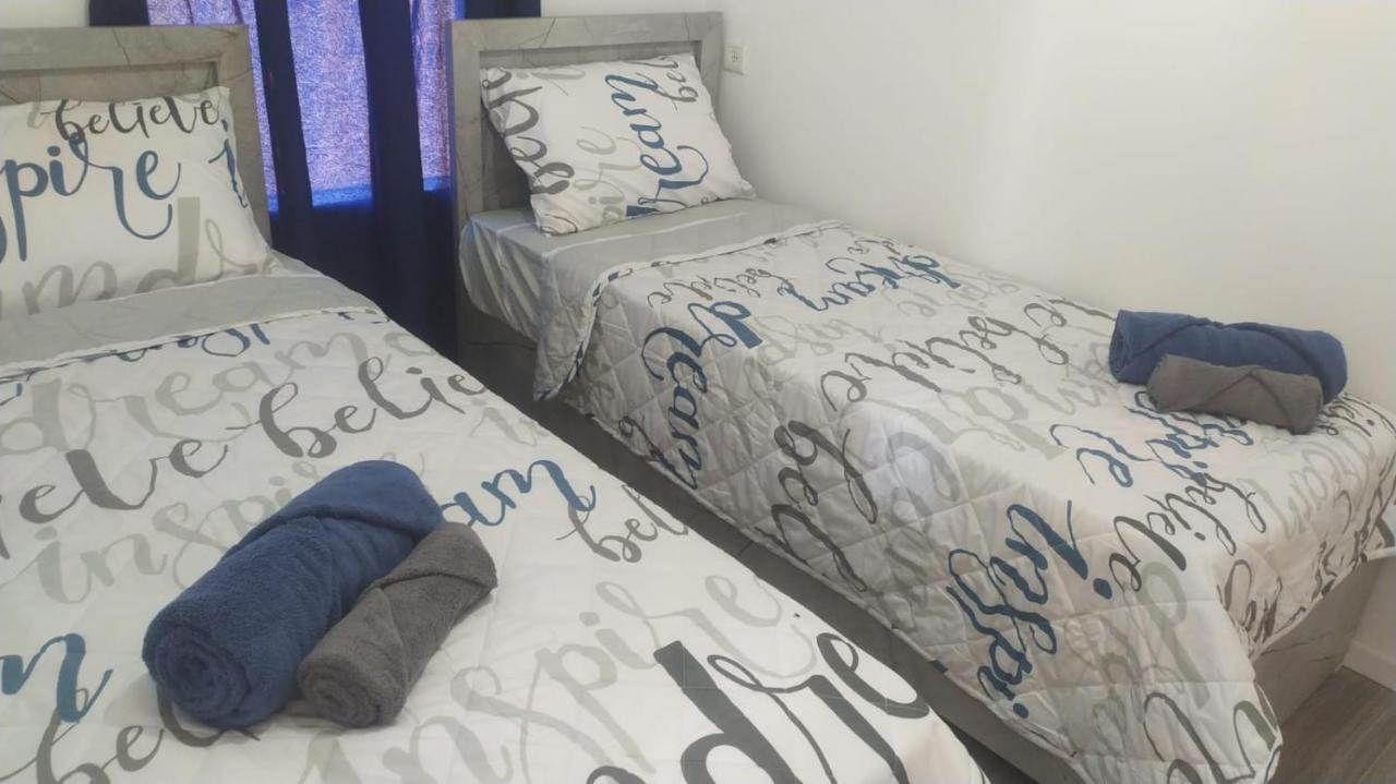 Apartamento אצל דוד בכפר Kfar Gidon Exterior foto